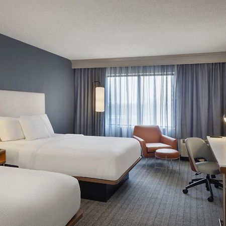 Hotel Courtyard By Marriott Springfield Airport Esterno foto