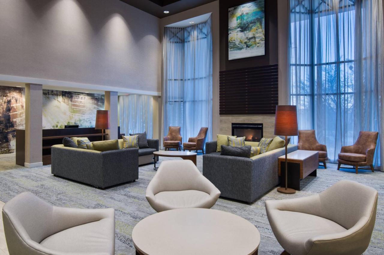 Hotel Courtyard By Marriott Springfield Airport Esterno foto