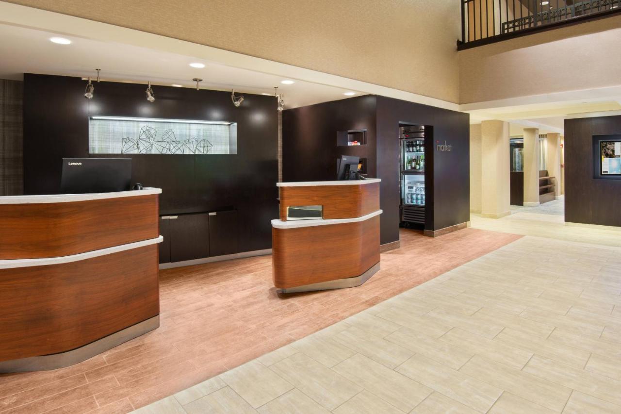 Hotel Courtyard By Marriott Springfield Airport Esterno foto