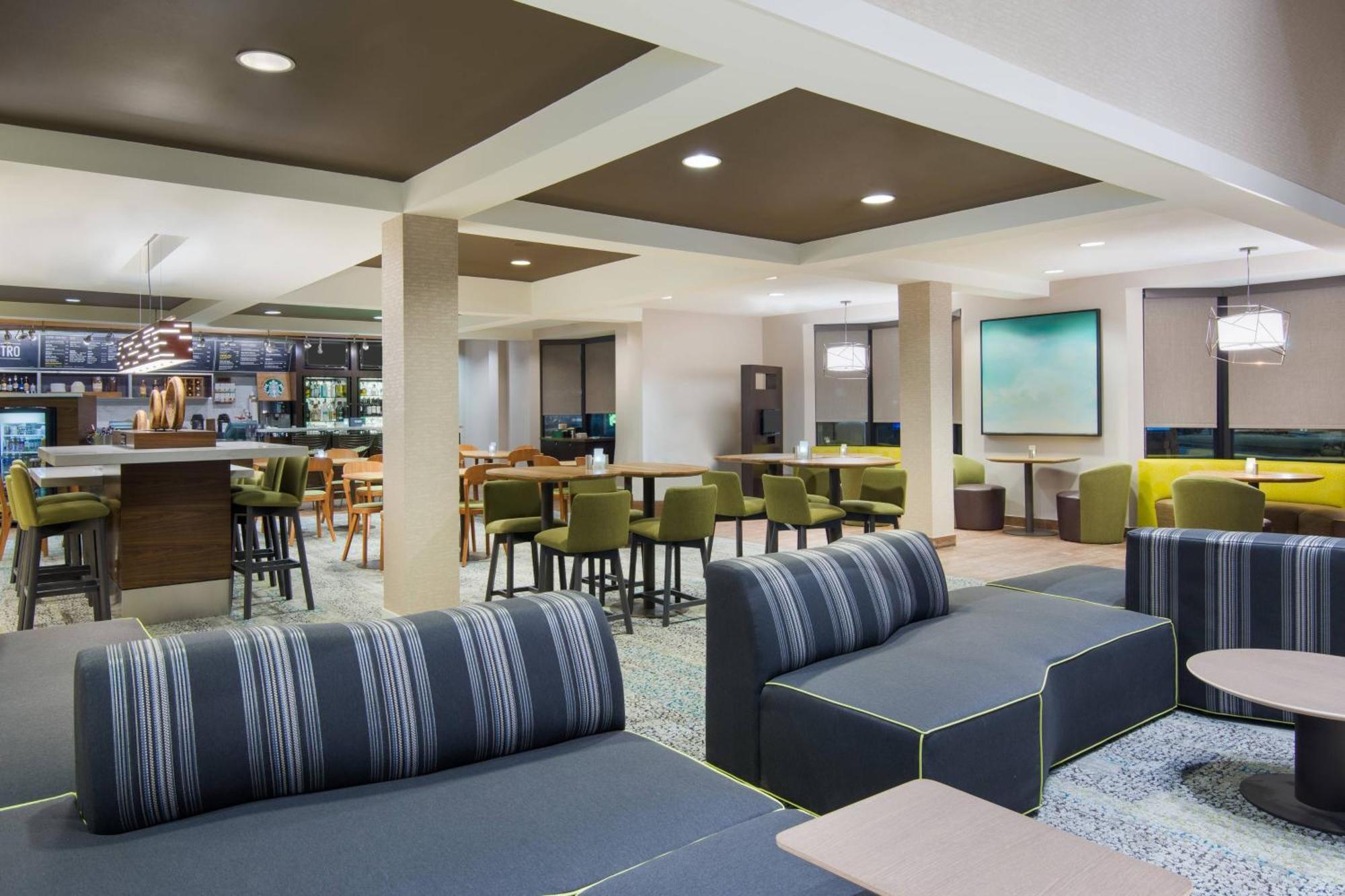 Hotel Courtyard By Marriott Springfield Airport Esterno foto