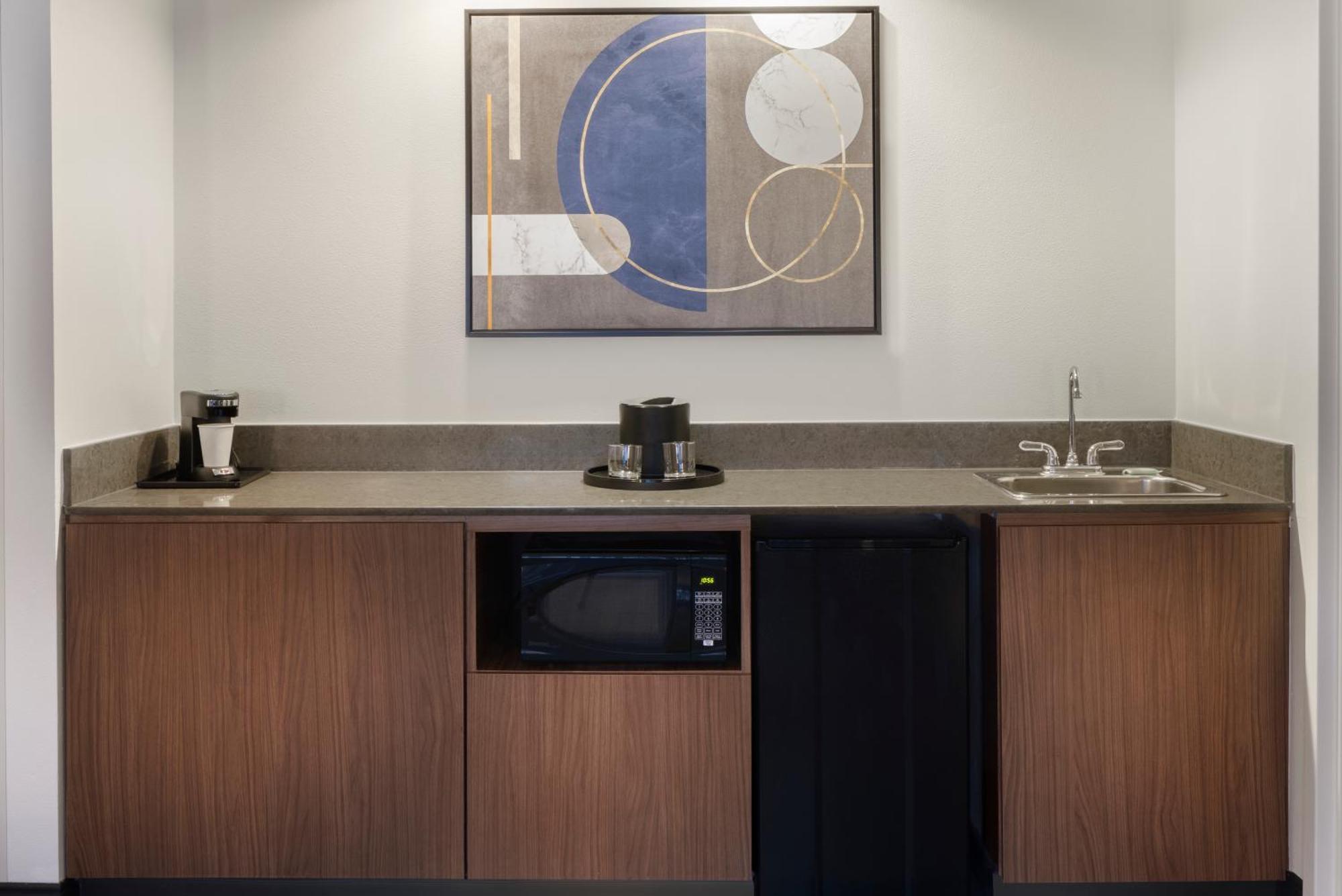 Hotel Courtyard By Marriott Springfield Airport Esterno foto