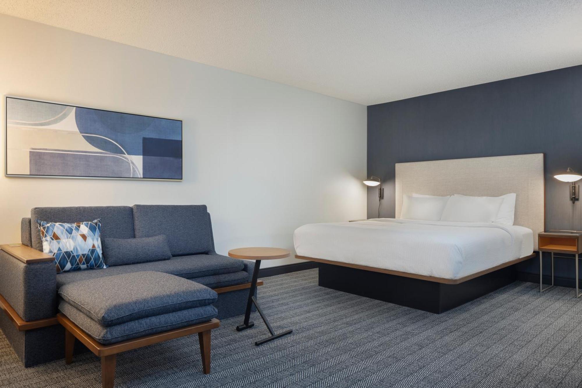 Hotel Courtyard By Marriott Springfield Airport Esterno foto