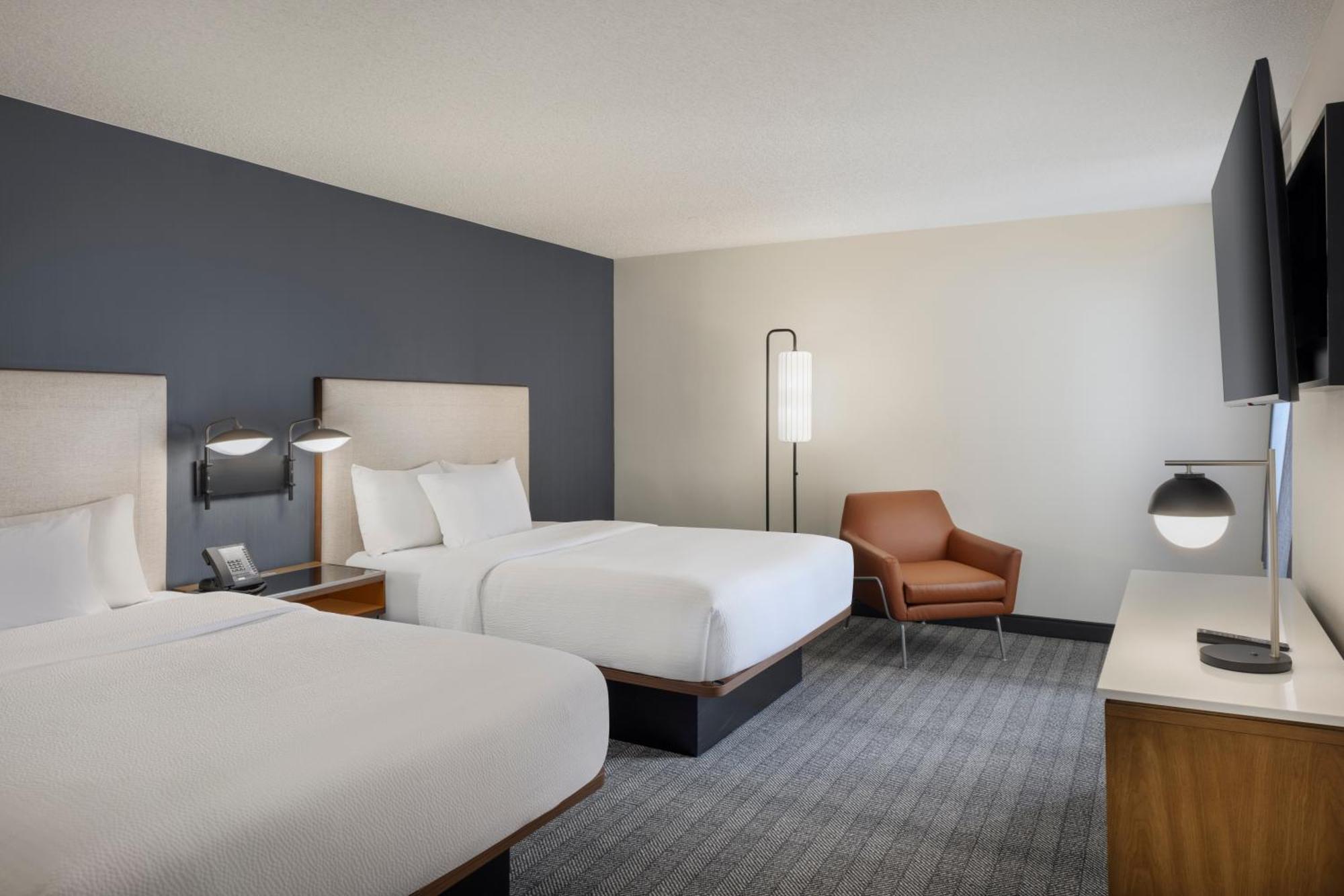 Hotel Courtyard By Marriott Springfield Airport Esterno foto