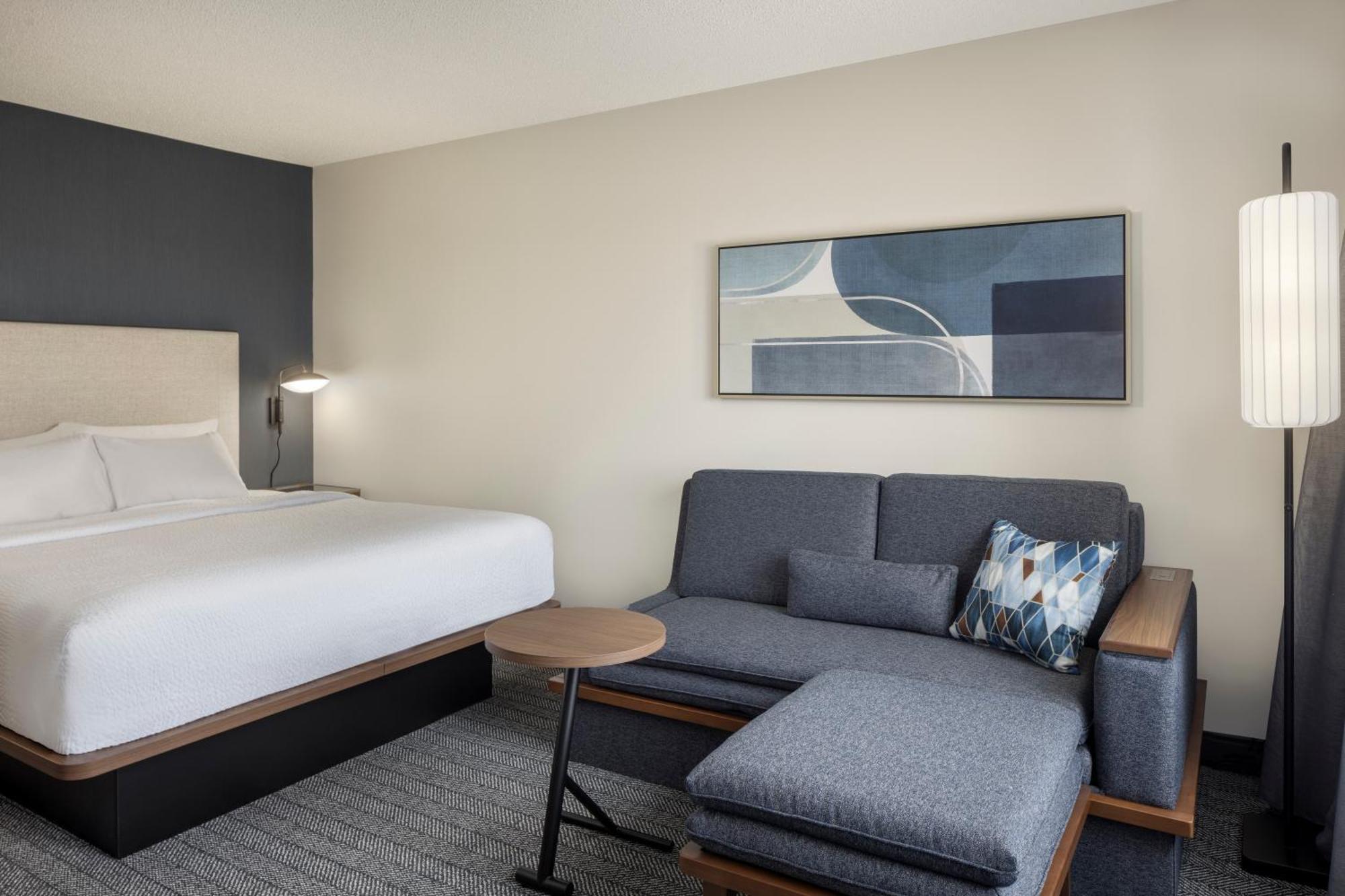 Hotel Courtyard By Marriott Springfield Airport Esterno foto