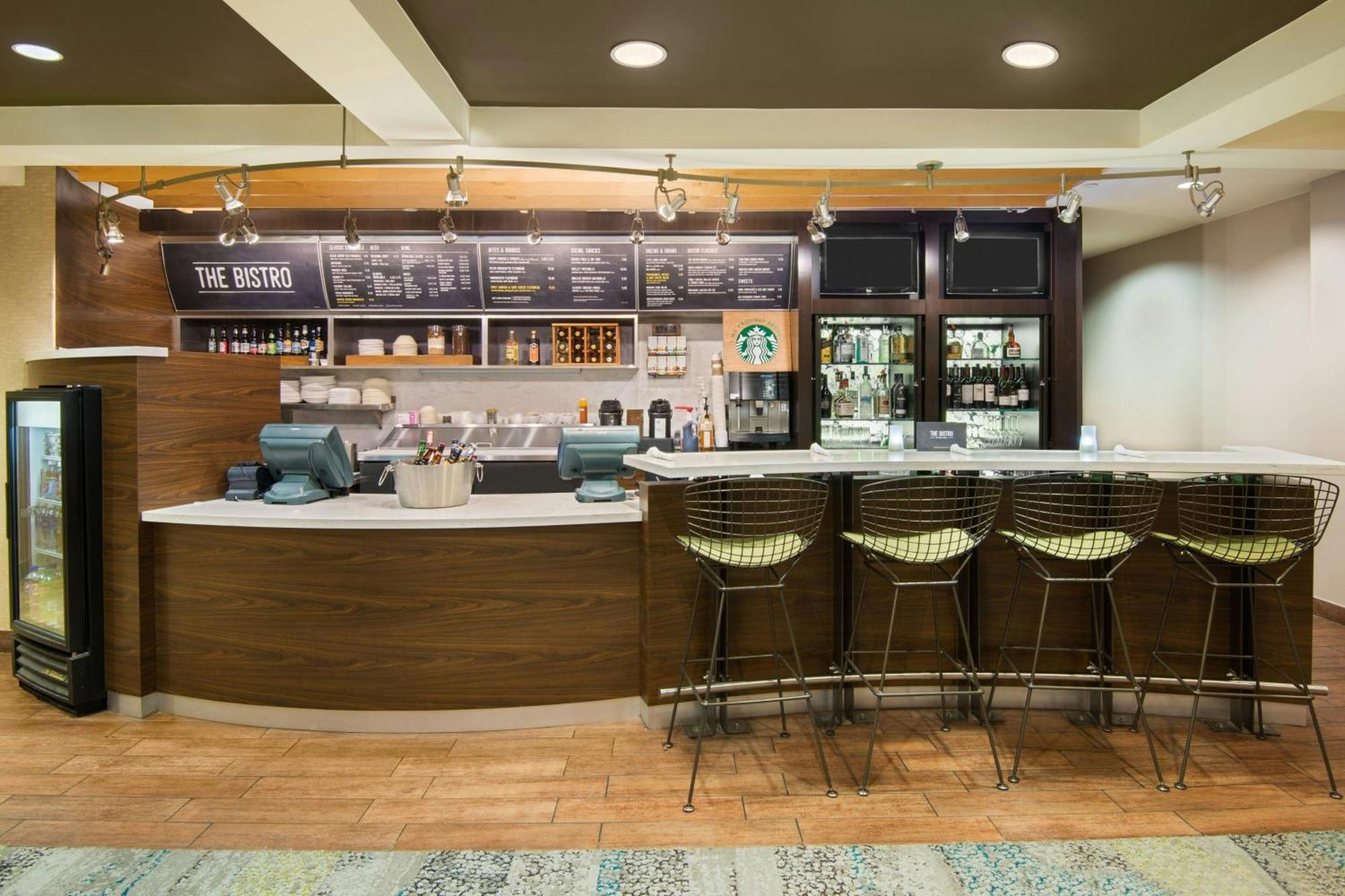 Hotel Courtyard By Marriott Springfield Airport Esterno foto