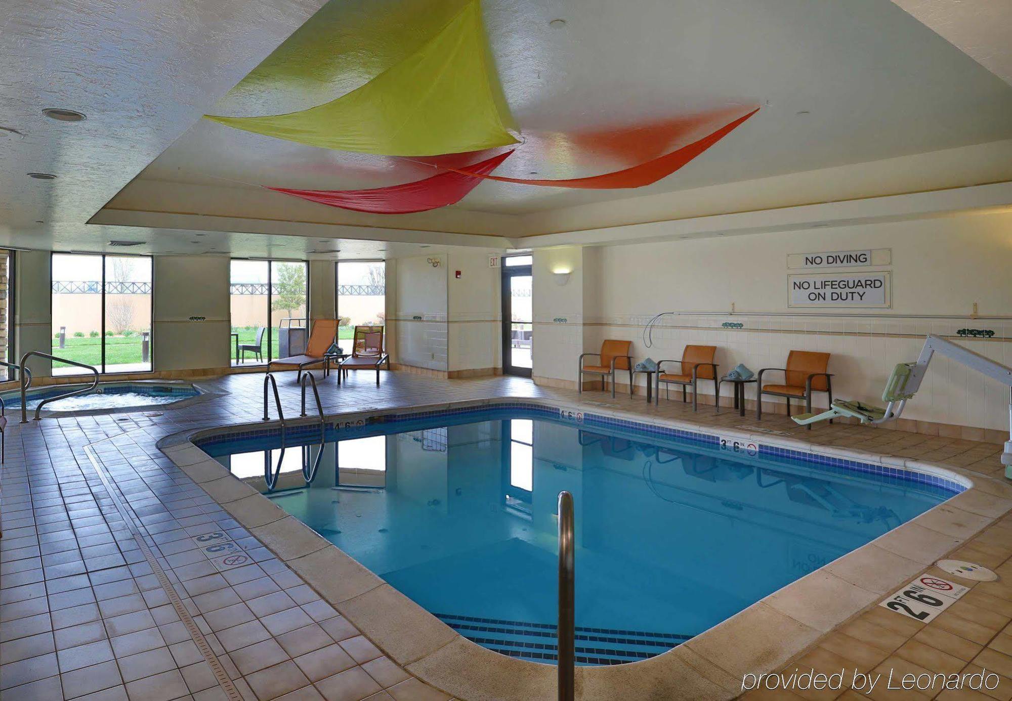 Hotel Courtyard By Marriott Springfield Airport Esterno foto